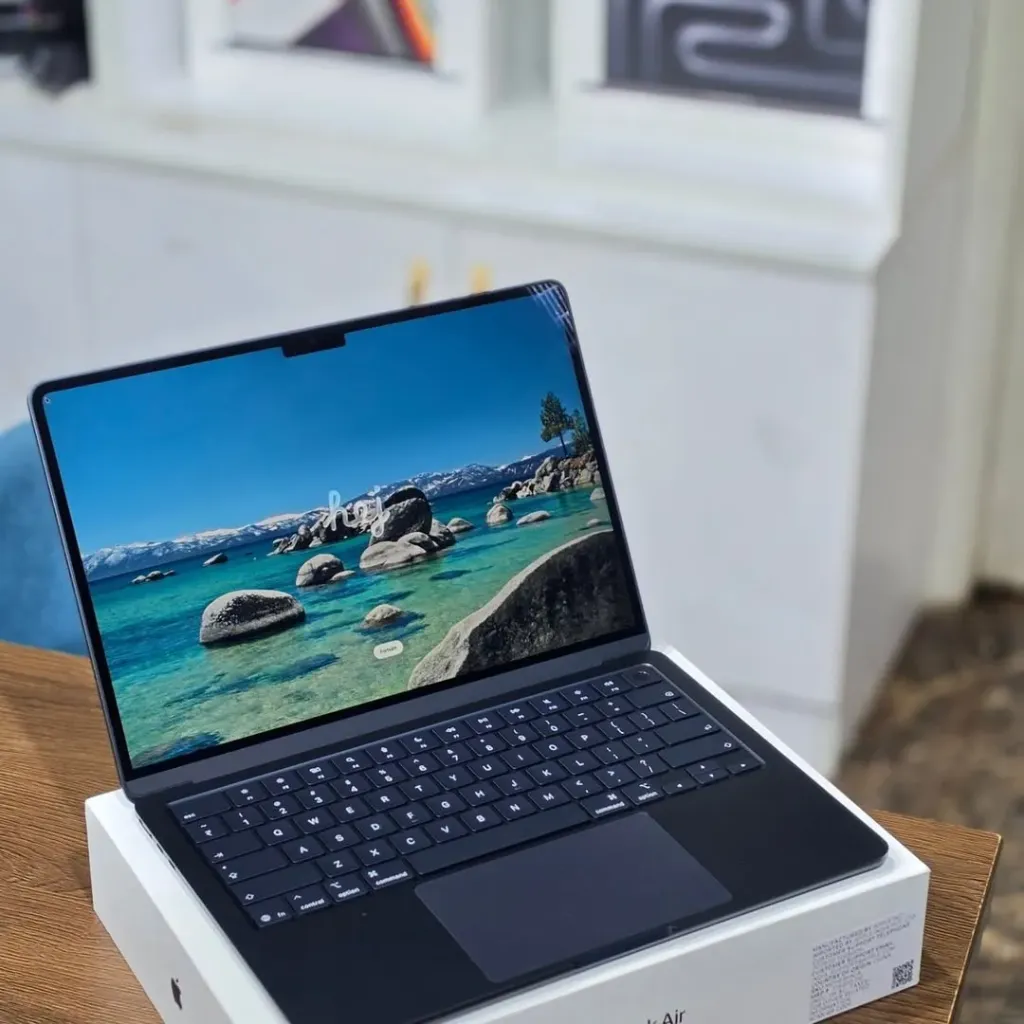 MacBook Air 13" Chip M5 512GB SSD 16GB RAM Sellada (2026)